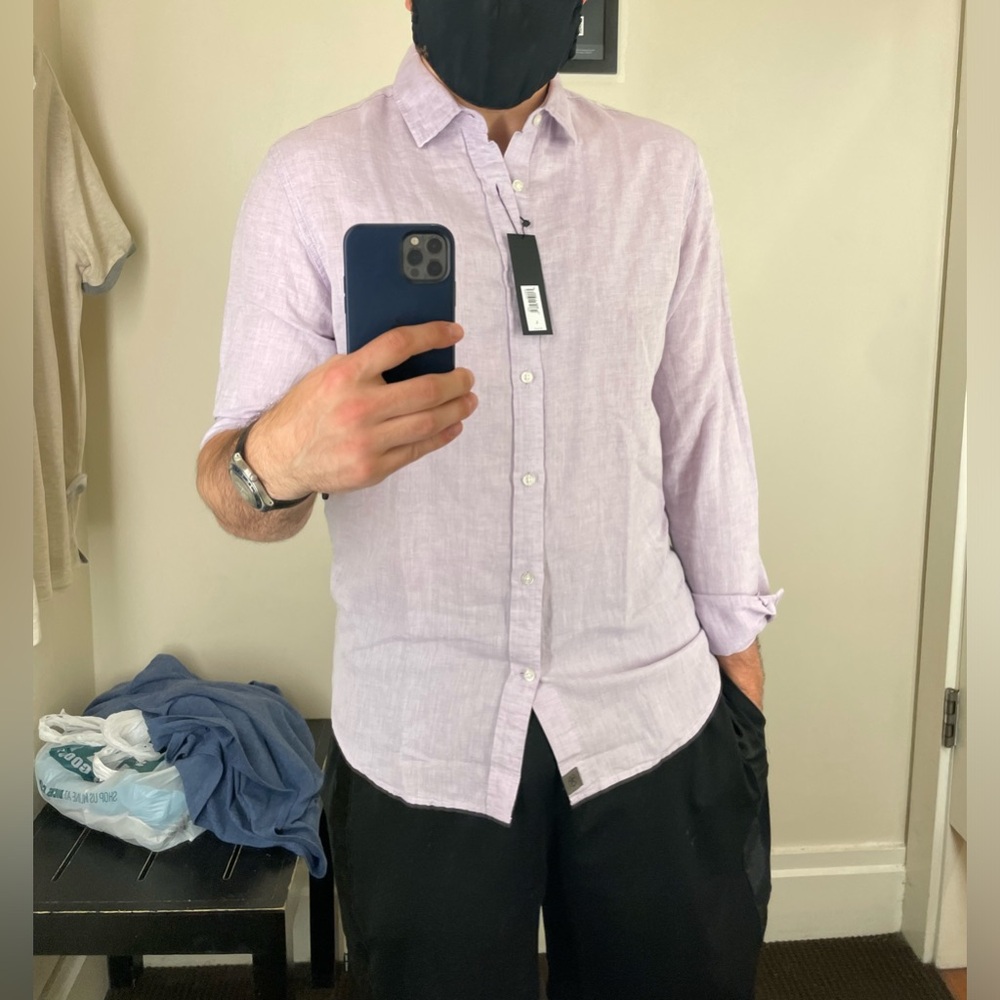 Banana Republic Men’s long sleeve linen button down
